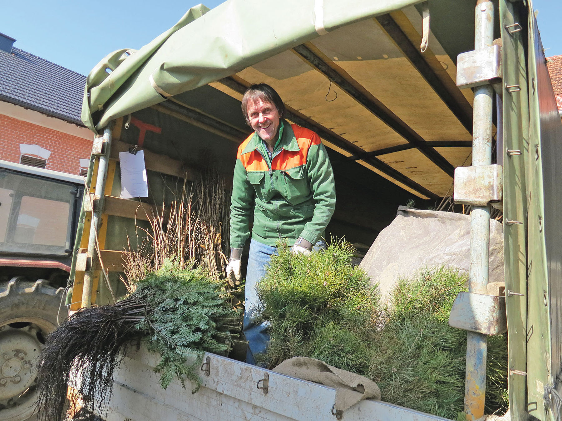 Forstpflanzenauslieferung.jpg © Zobl