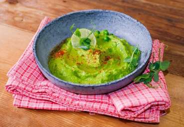 Leben_Erbsenguacamole_Georgi Sarkezi.jpg © LFI/Sarkezi