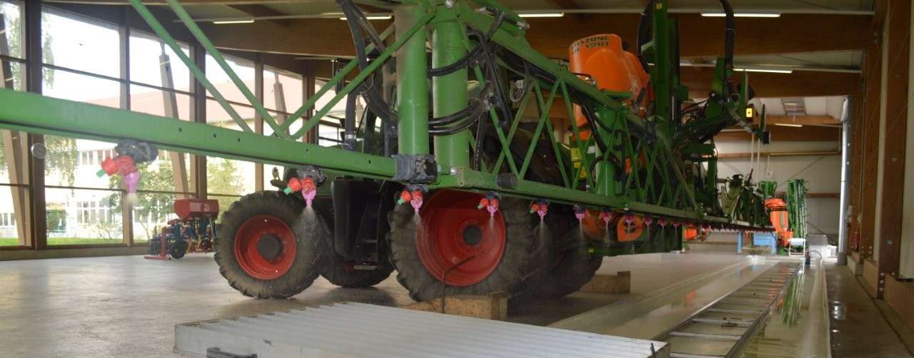 07 Bild 2 Kontrolle von Pflanzenschutzgeräten.jpg © Roman Hauer/LK Niederösterreich