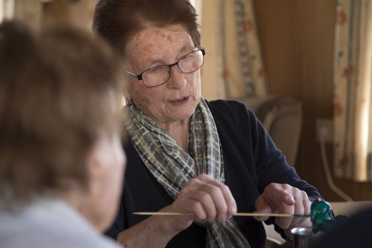 Gemeinsam_am_Hof 2_FotoUllaSladek.jpg © Ulrich Zinell