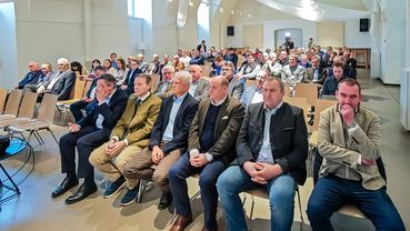 Volles Haus.jpg © Fertsak