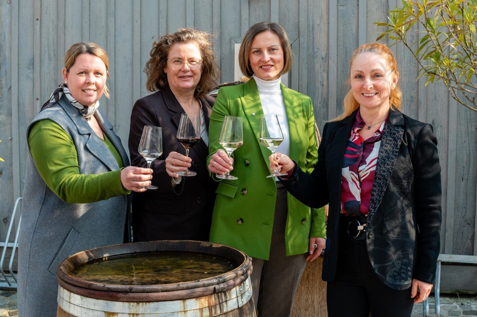 Die Burgenländische Weinwirtschaft wird immer weiblich.jpg © Fertsak