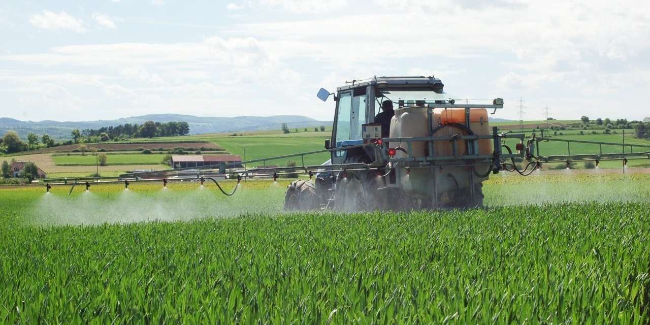 21-5-pflanzenschutzspritze_weizen-mold-sh3.jpg © Harald Schally/LK Niederösterreich