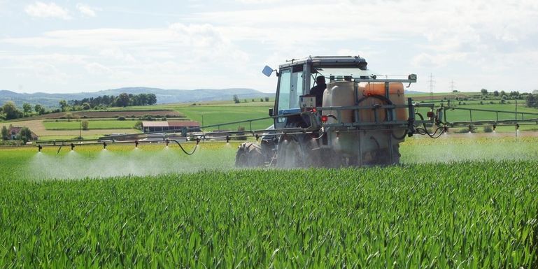 21-5-pflanzenschutzspritze_weizen-mold-sh3 © Harald Schally/LK Niederösterreich