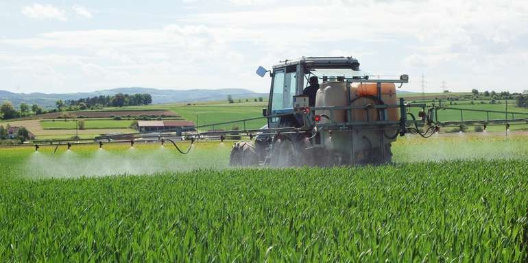 21-5-pflanzenschutzspritze_weizen-mold-sh3.jpg © Harald Schally/LK Niederösterreich