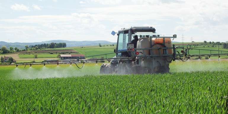21-5-pflanzenschutzspritze_weizen-mold-sh3.jpg © Harald Schally/LK Niederösterreich