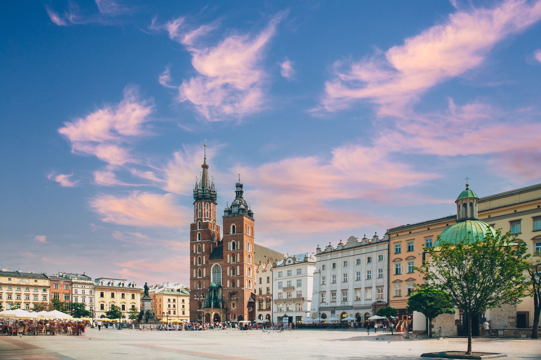 Polen Krakau Marien-Basilika_shutterstock_2491641679.jpg © Reisewelt