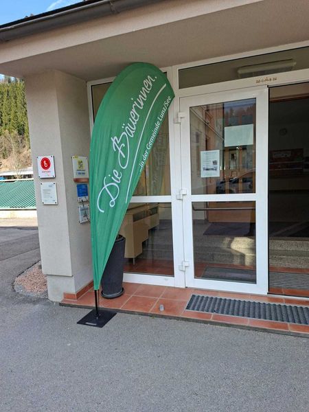 Die Lunzer Bäuerinnen zu Besuch in der Mittelschule.jpg