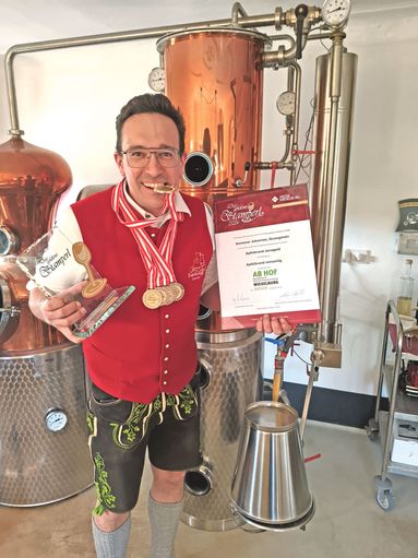 Schnapsprämierung.jpg © Archiv