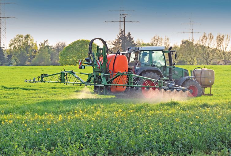 Pflanzenschutz.jpg © AdobeStock