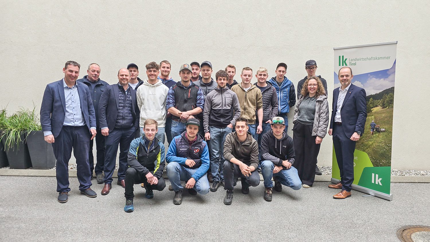 Zivildiener in der Tiroler Landwirtschaft mit LK Präsident Josef Hechenberger und LK Direktor Ferdinand Grüner © LK Tirol
