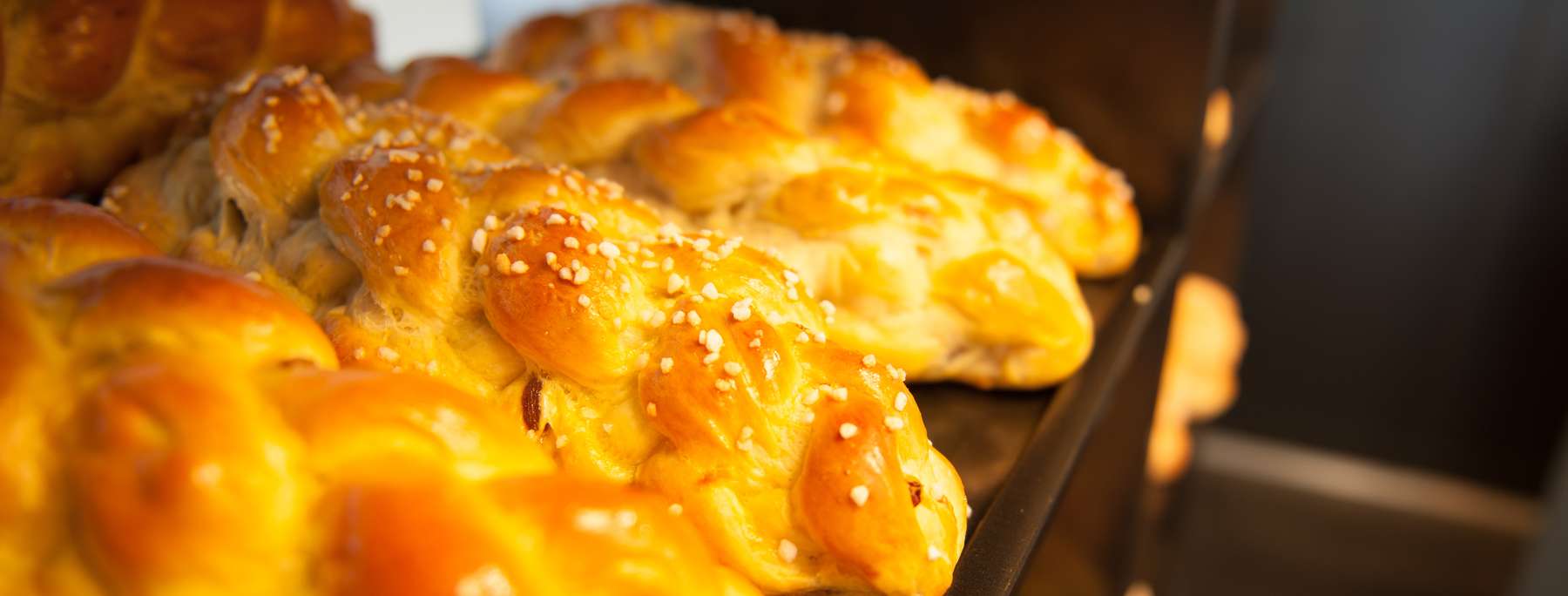 Striezel im Backofen.jpg © AMA-Marketing