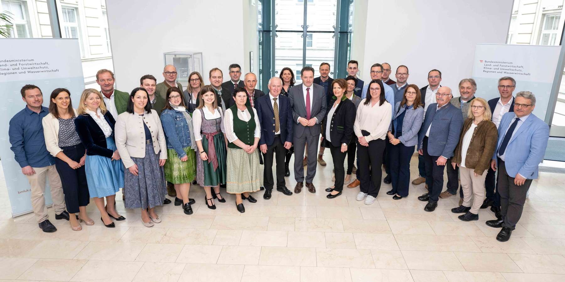 Gruppenfoto BMLUK.jpg © BMLUK/Hemerka