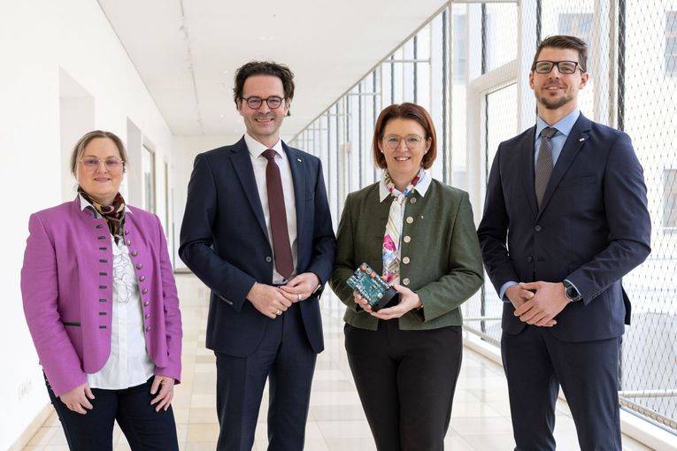 aktuelles_LR Langer-Weninger-neue Wege im Agrarstudium_c_Land OÖ_Haag.jpg © Land OÖ/Haag