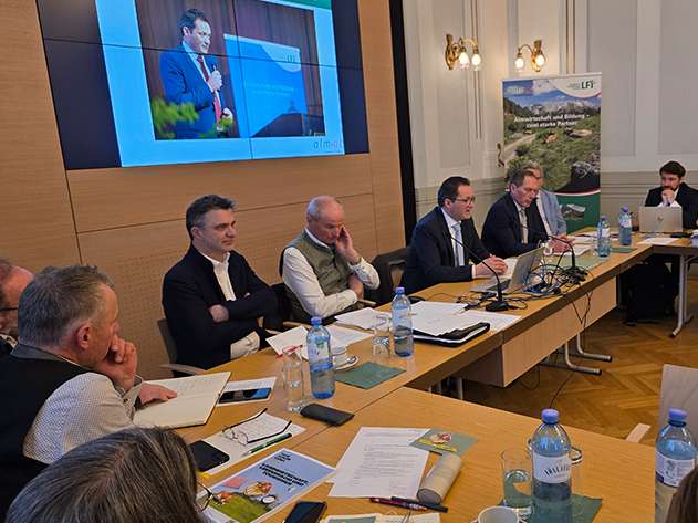 Almwirtschaft_Hauptversammlung.jpg © LKÖ Jung-Leithner