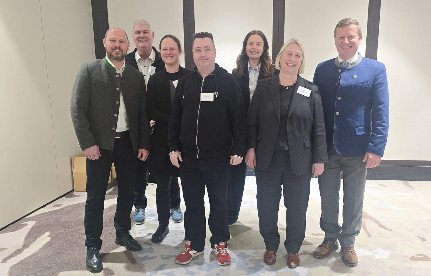 Ferdinand Grüner (Kammerdirektor), Hermann Greif (Bayerischer Bauernverband), Carolin Huhn (Uni Tübingen), Tobias Licha (Uni Bochum), Barbara Edler (European Minor Uses Coordination Facility), Vera Ritz (Bundesinstitut für Risikobewertung) und Daniel Gass © LK Tirol