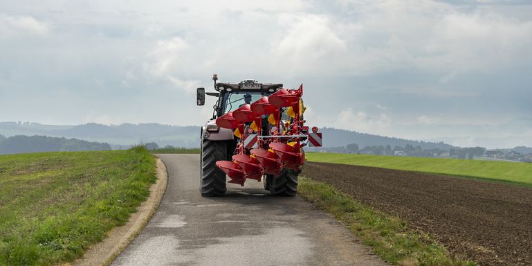Traktor © Pöttinger