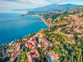 Taormina und Ätna_AdobeStock_313070905 © stock.adobe.com