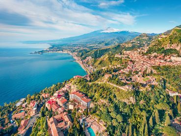 Taormina und Ätna_AdobeStock_313070905.jpg © stock.adobe.com
