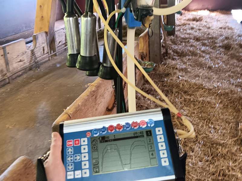 Melkanagen Check.jpg © Walter Stefanie