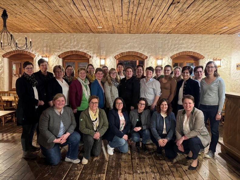 Gruppenfoto Viertels.Treff groß.jpg Gruppenfoto Viertels.Treff groß.jpg