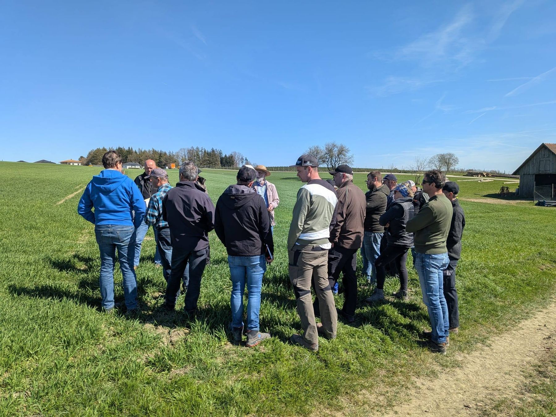 Mit den Referenten Köppl Hubert, Firmberger Hannes (Agrana) und Ömer Thomas wurde über aktuelles im Pflanzenschutz und gewässerschonende Düngung gesprochen. In Vorausschau wurden Mais und die anstehenden arbeiten in der Zuckerrübe behandelt. Danke an die Vortragenden und ausführlichen Nachfragen. © BWSB