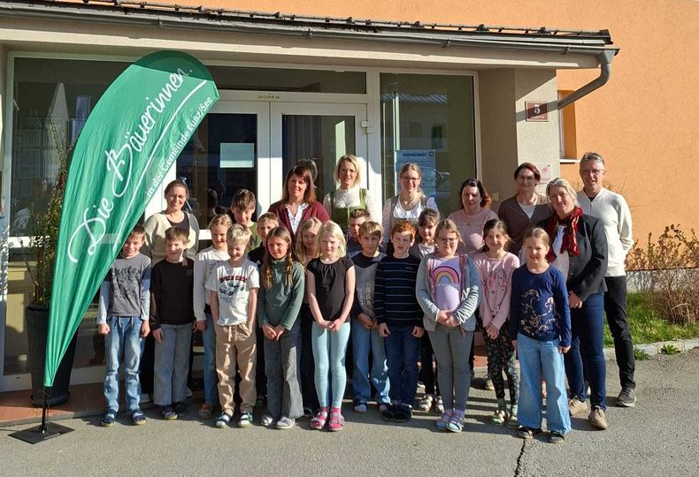 Ein bunter Vormittag mit den Bäuerinnen.jpg