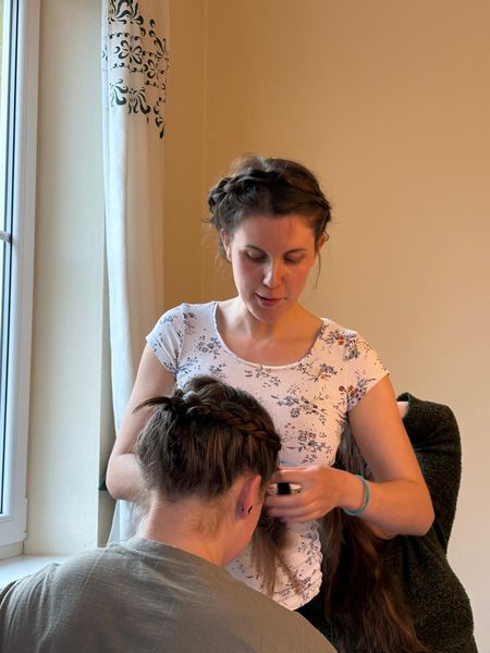 Zopf und Haarflecht Kurs in Aspang ©&nbsp;Waltraud Strobl , Christina Steinacker 