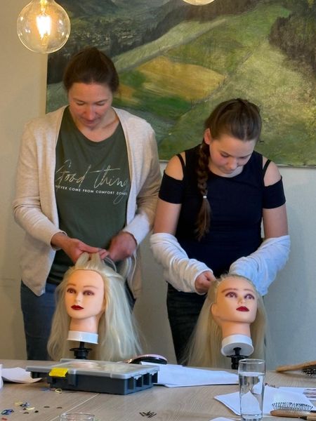 Zopf und Haarflecht Kurs in Aspang ©&nbsp;Waltraud Strobl , Christina Steinacker 