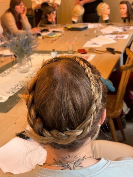 Zopf und Haarflecht Kurs in Aspang ©&nbsp;Waltraud Strobl , Christina Steinacker 