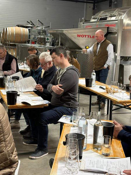 Weinsensorik (4).jpg Weinsensorik (4).jpg