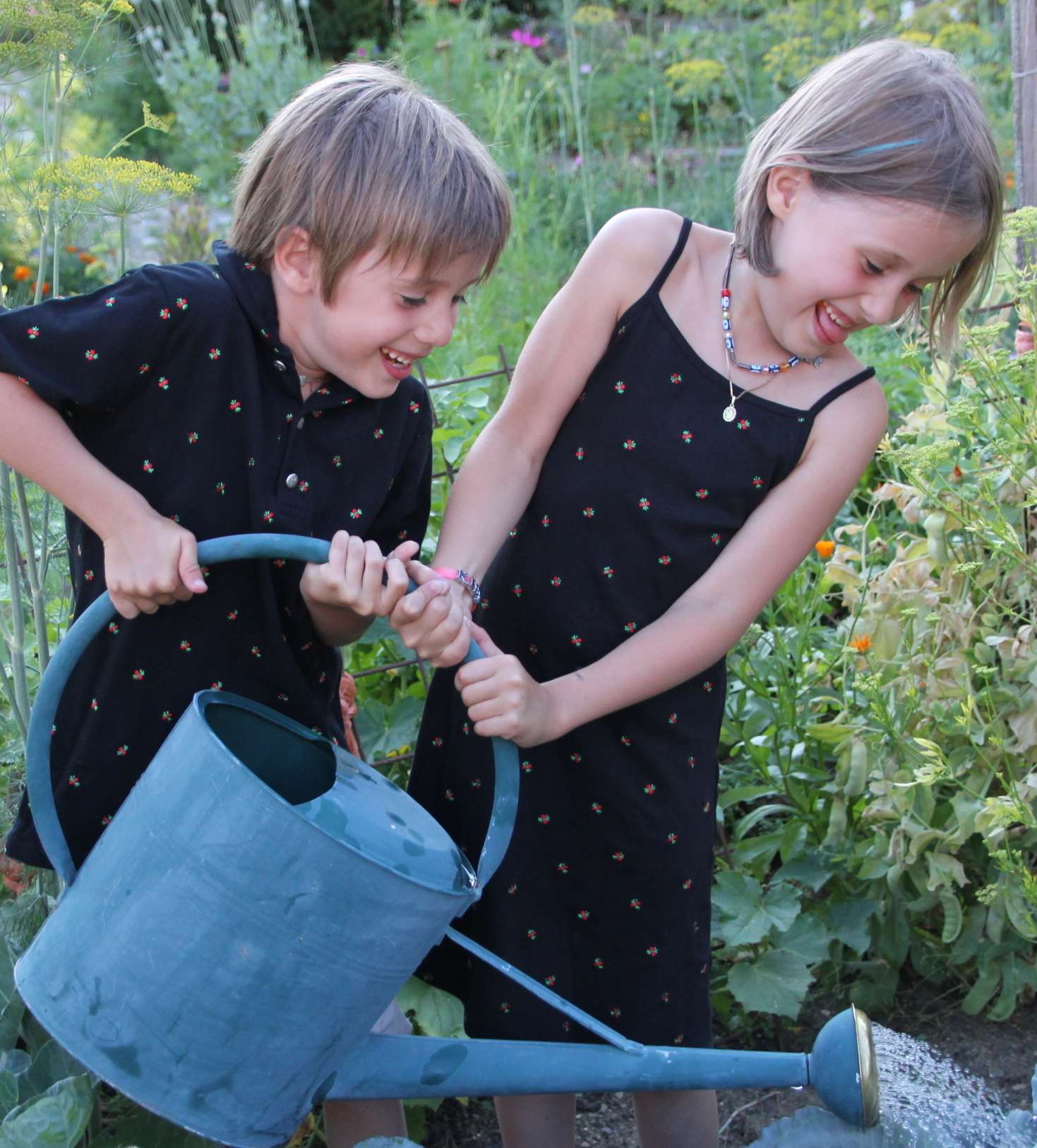 Stefan und Verena beim Gießen.jpg © LK Kärnten/Schrott-Moser