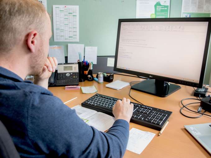 Büroarbeit.jpg © Eva Lechner/LK Niederösterreich