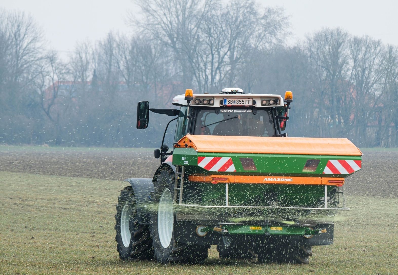 Düngung von Getreide, Simon Brandeis-LK Niederösterreich.jpg © LK NÖ