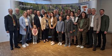 Gruppenfoto Ehrungen 2.jpg © FIH