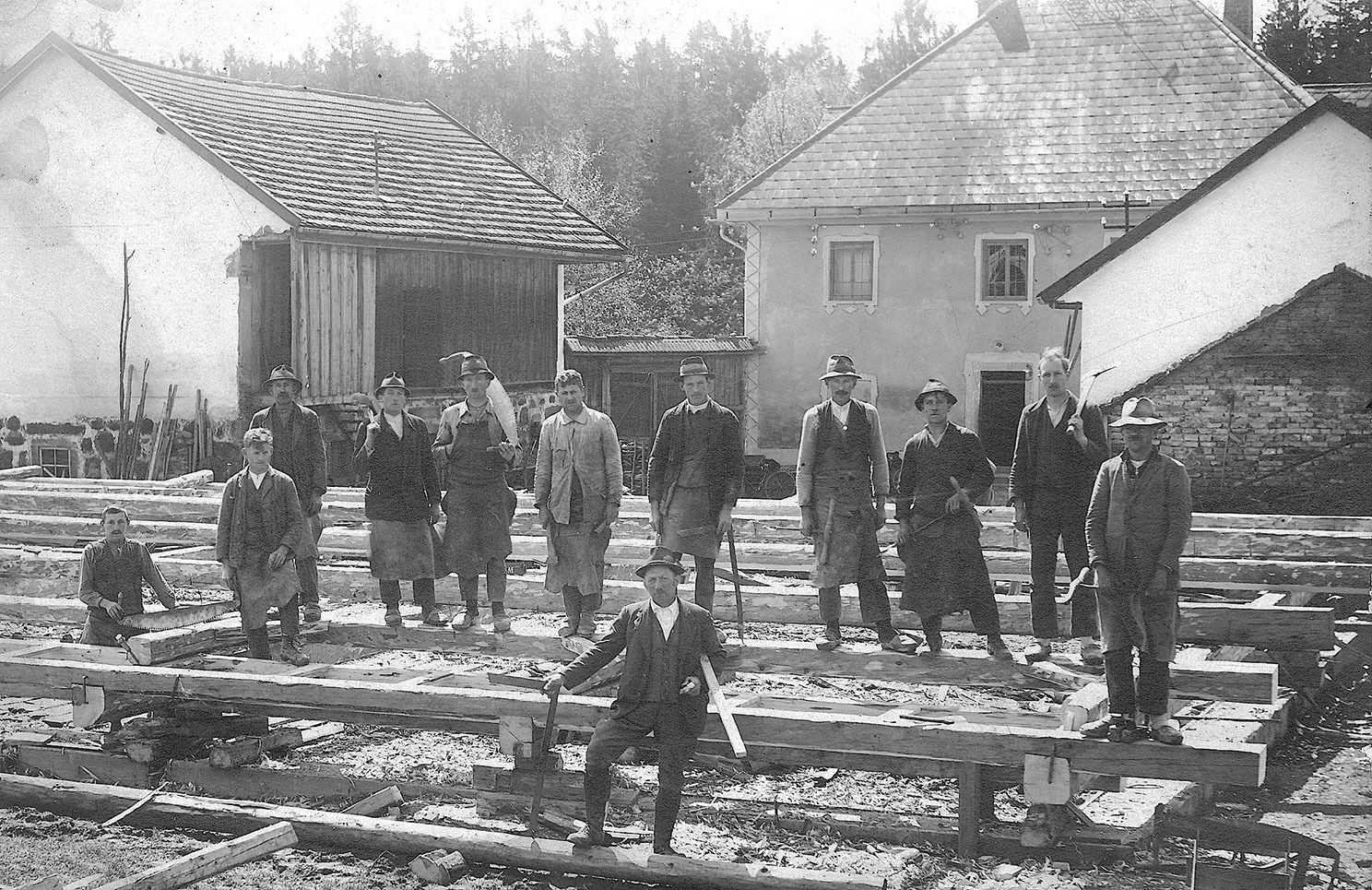 Zimmerleute Kopie.jpg © Archiv