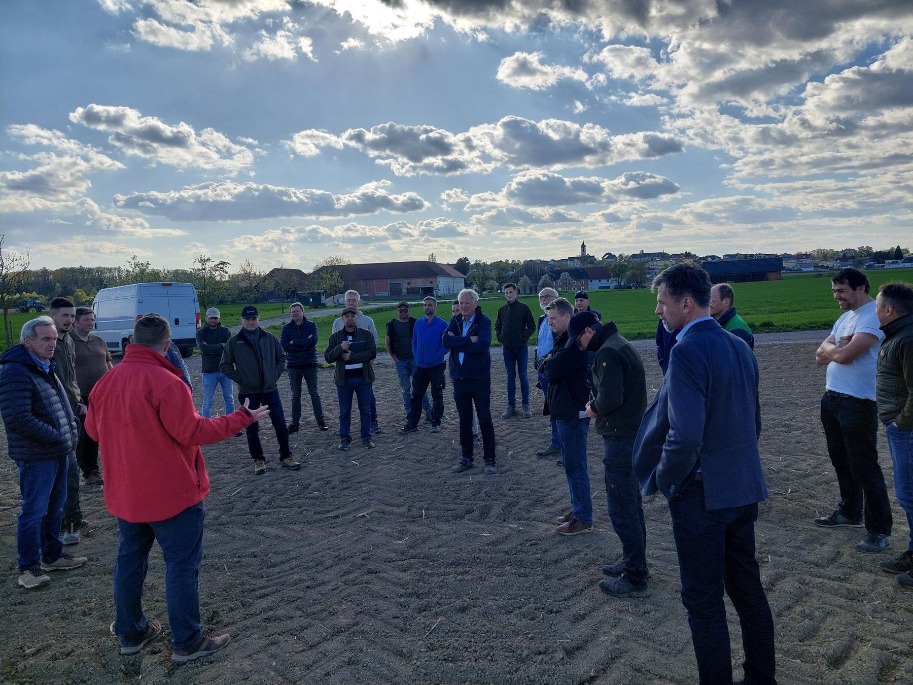 Danke an Hubert Köppl und Hannes Firmberger für die vielen aktuellen Infos und Diskussionen zu Rübe, Raps, Getreide, Mais und Soja. Zusätzlich gabs aktuelle Infos zum Boden.Wasser.Schutz - z.B. Gewässerschutzkonzept bis 31.12.2026 erstellen - nicht vergessen!  © BWSB