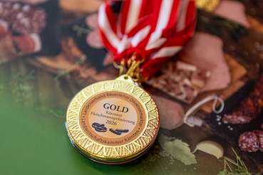 Kärntner Fleischwarenprämierung 2026 Medaille.jpg © DV Verband/Rossinge