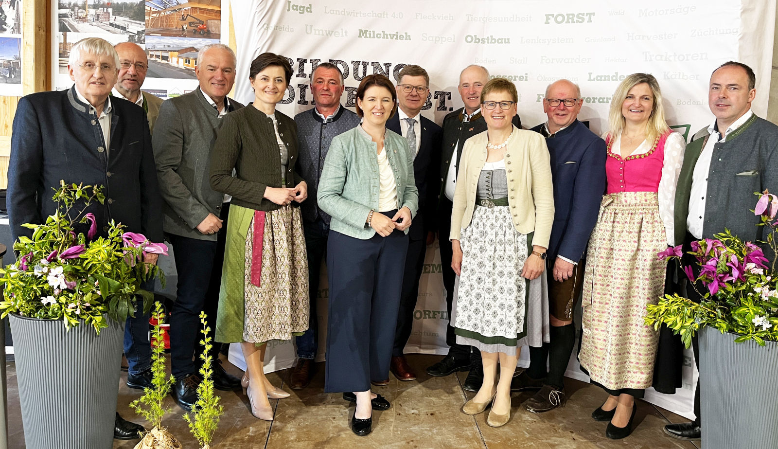 EÖ Maschinenhalle Otterbach_Gruppenfoto b.jpg © Stefanie Schauer