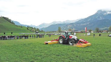 Ein Feldtag mit vielen Pferdestärken und  Arbeitsbreiten.jpg © Hatheier