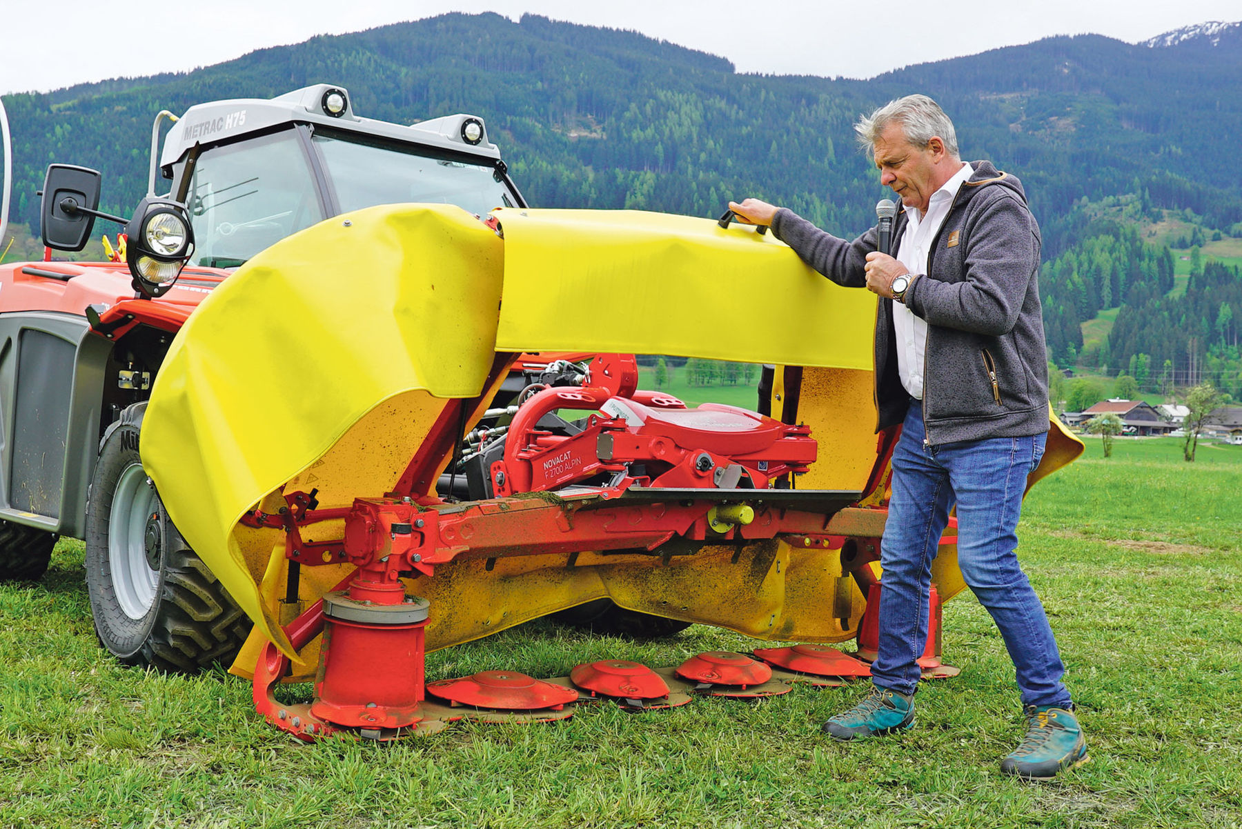Ein Feldtag mit vielen Pferdestärken und  Arbeitsbreiten.jpg © Hatheier