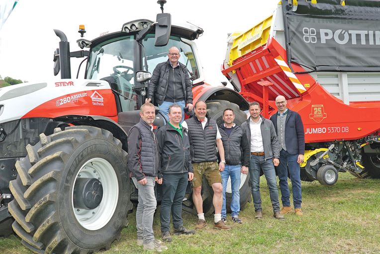 Ein Feldtag mit vielen Pferdestärken und  Arbeitsbreiten.jpg © Hatheier