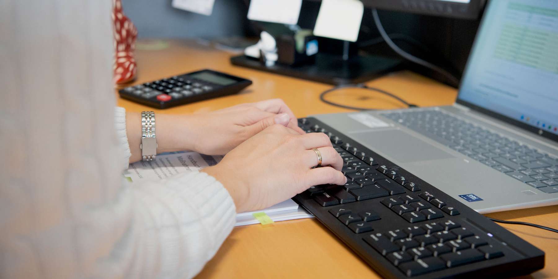 Büroarbeit.jpg © Eva Lechner/LK Niederösterreich