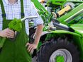 Landwirt mit Zapfhahn © scharfsinn86/stock.adobe.com