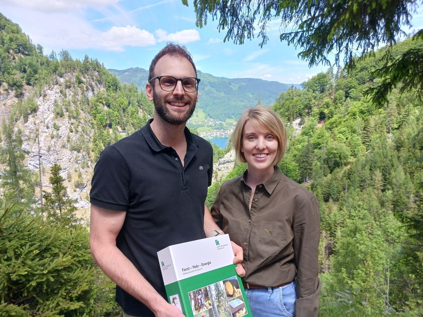 Der Waldwirtschaftsplan liefert Georg und Christina Zopf Basisdaten für den Forstbetrieb.jpg © Steinegger