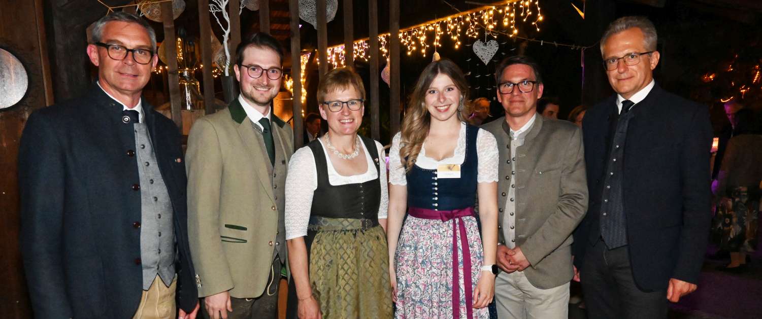 Von links: LK-Präs Mag. Franz Waldenberger, Direktionsassistent DI Stephan  Grasserbauer, Bsc., LK-Vizepräsidentin Rosemarie Ferstl, Projektleiterin und  Veranstaltungskoordinatorin Rita Aigner, der Abteilungsleiter für Direktvermarktung Ing. Klaus Preini © OÖN/Weihbold und LK OÖ/Primeßnig