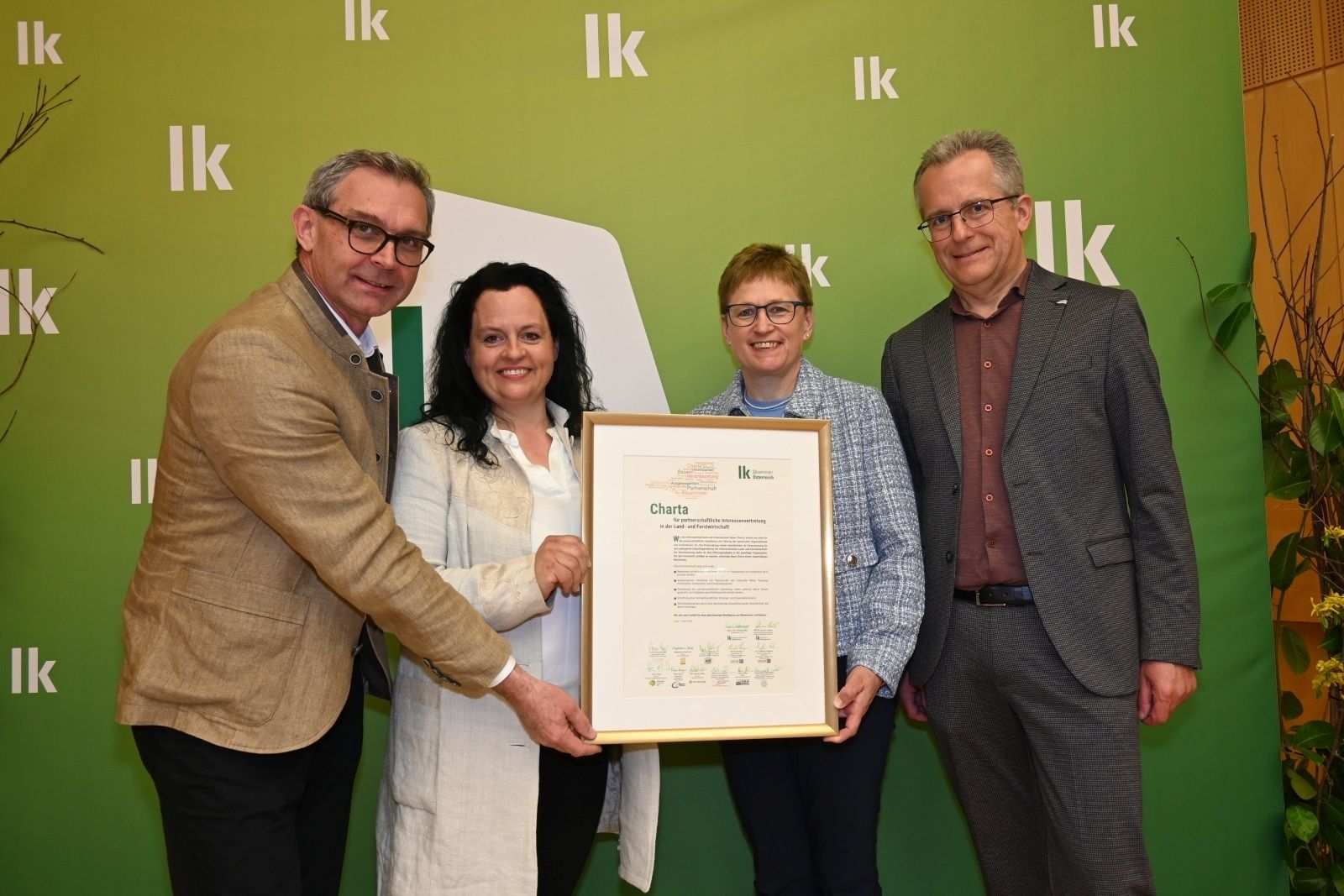 Präsidium+Johanna.jpg © LK OÖ/Primeßnig