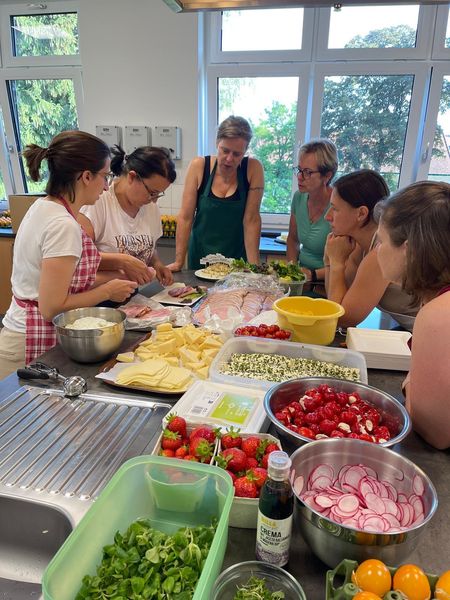 Brunch - Genuss im Grünen für Groß und Klein © Die Bäuerinnen im Bezirk Waidhofen/Thaya Brunch - Genuss im Grünen für Groß und Klein © Die Bäuerinnen im Bezirk Waidhofen/Thaya