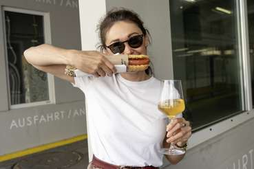 Wein in Wien mit Sip n  Snack: Bosna und Wein.jpg © mama said no - Chiara Buxbaum für ÖWM