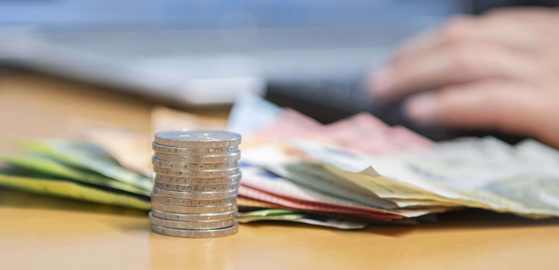 Büroarbeit_Geld.jpg © Eva Lechner/LK Niederösterreich